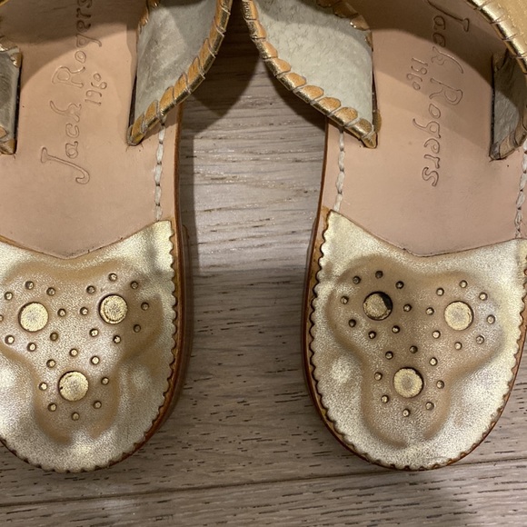Jack Rogers gold 8.5 sandals - Picture 2 of 4
